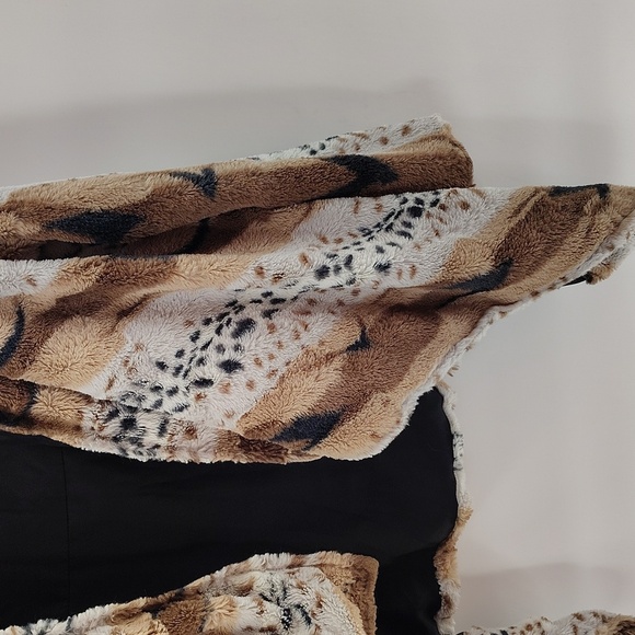 Yahada Open Cardigan Light Jacket Faux Fur Lined Size Medium Cream Brown Black - Picture 3 of 8